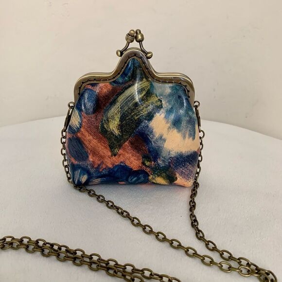 Chic Handsewn Genuine Leather Castle Shaped Kisslock Coin Purse & Chain - Picture 1 of 15